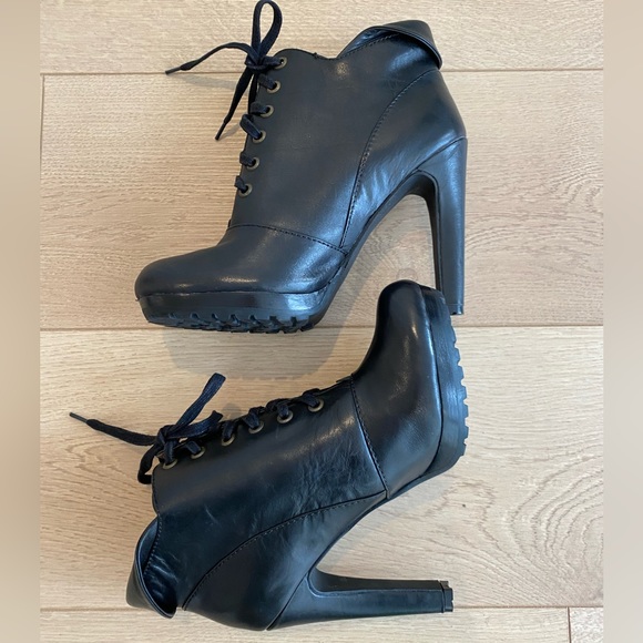 MRKT Black Leather Lace-Up Ankle Boot, Size 8 (Euro 38.5) - Picture 3 of 12